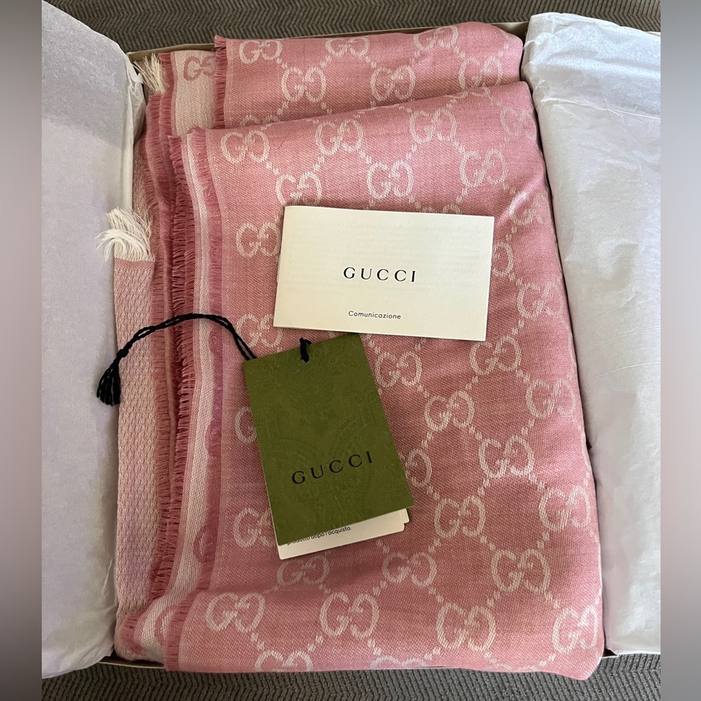 Gucci Pink Monogram Wool Fringed Scarf (brand new)
